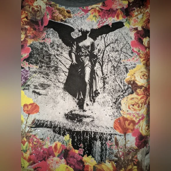 Torrid 3X Gothic Cemetery Angel Grey T-Shirt - Picture 3 of 6